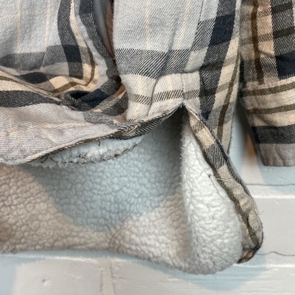 Ashley Utility Collection Faux Sherpa Plaid Button Down Shirt Jacket Shacket S - Picture 5 of 7